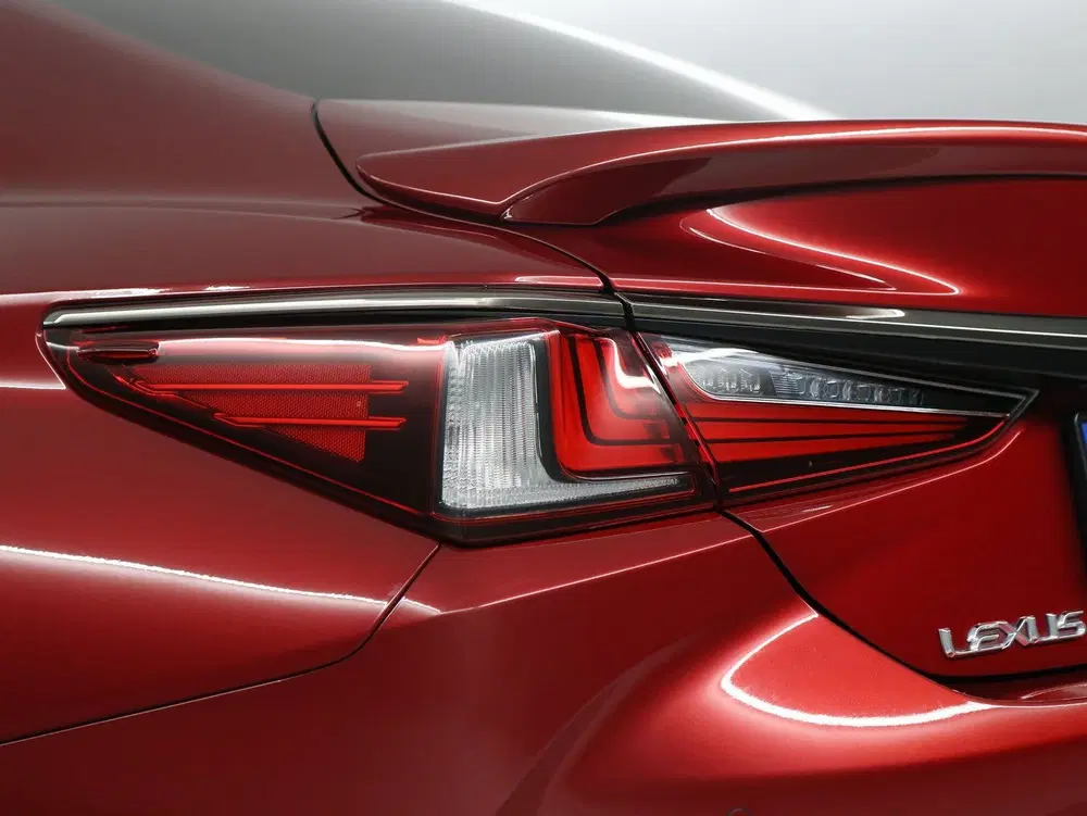 Lexus ES 300h F Sport Line uit 2019, foto 5