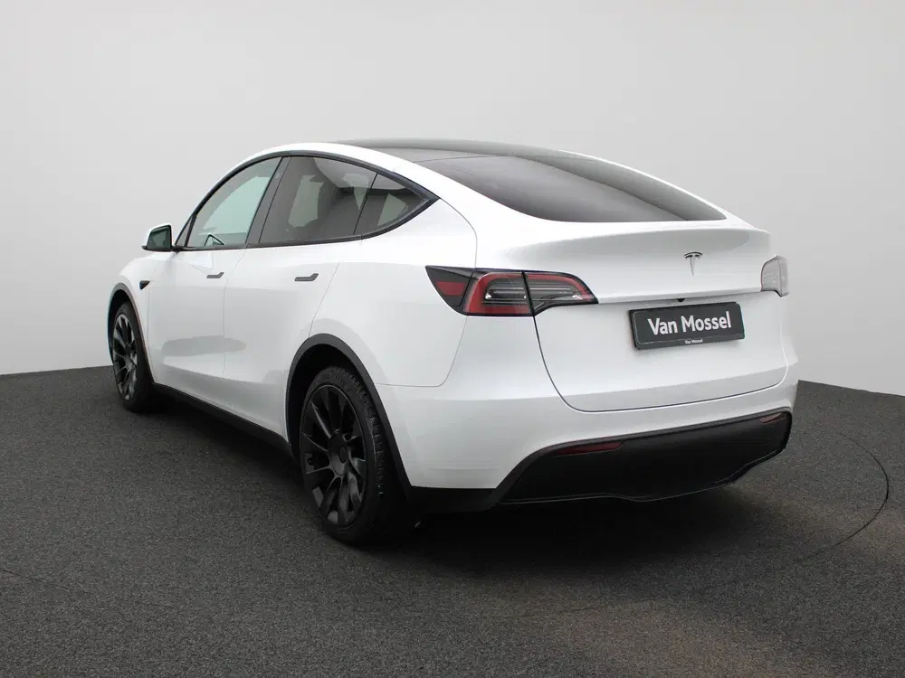 Tesla Model Y Long Range RWD 75 kWh uit 2022, foto 2