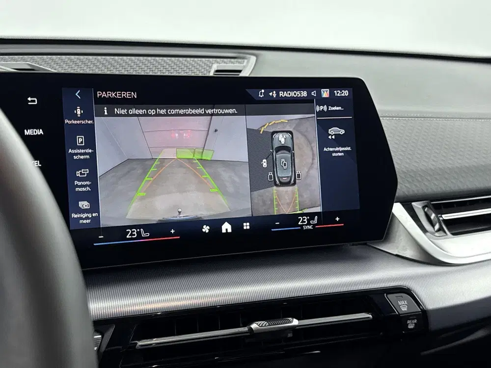 BMW iX2 eDrive20 67 kWh uit 2025, foto 11