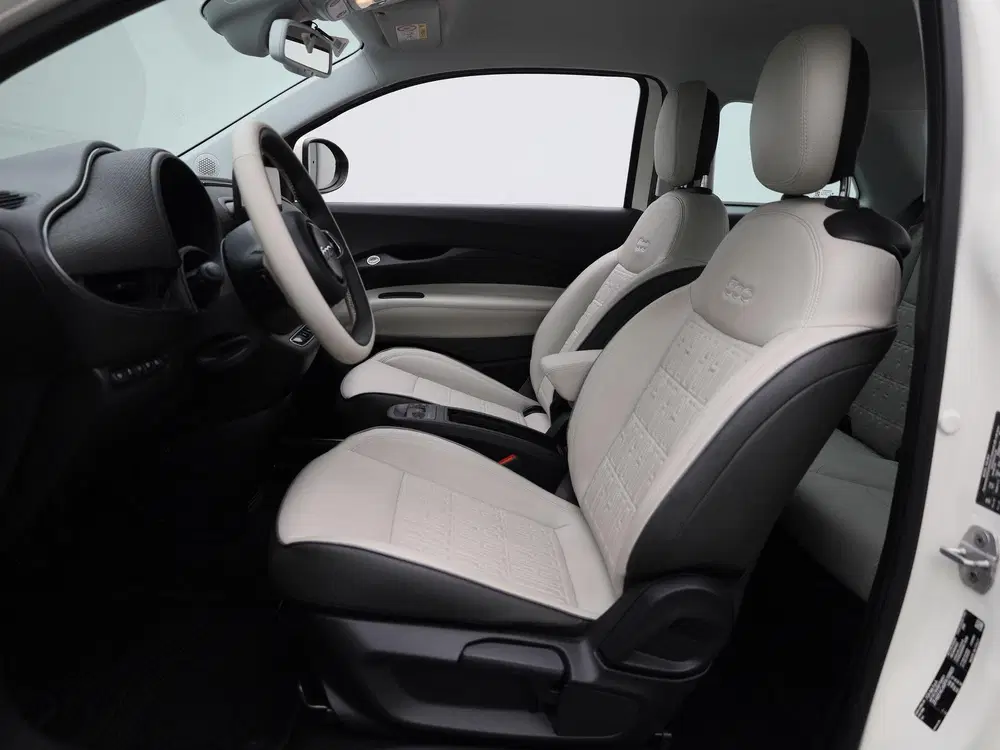 Fiat 500e 42 kWh La Prima by Bocelli uit 2023, foto 10