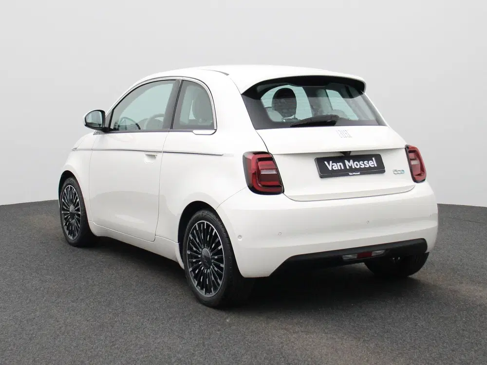 Fiat 500e 42 kWh La Prima by Bocelli uit 2023, foto 2