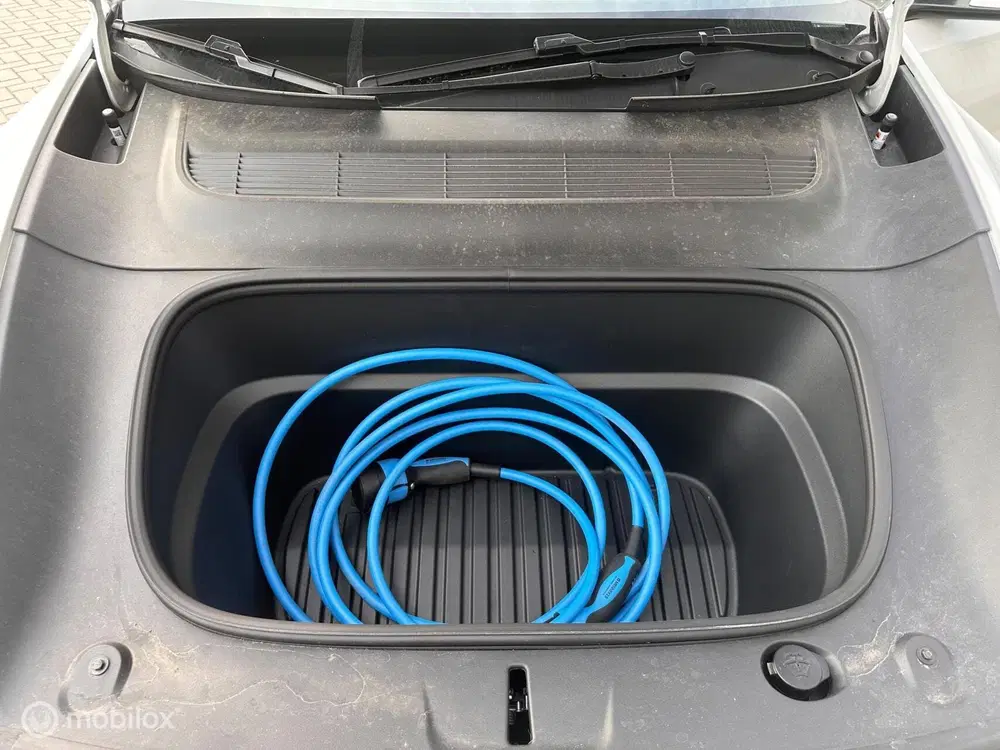 Tesla Model Y RWD 58 kWh uit 2025, foto 10
