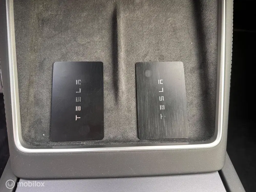 Tesla Model Y RWD 58 kWh uit 2025, foto 11