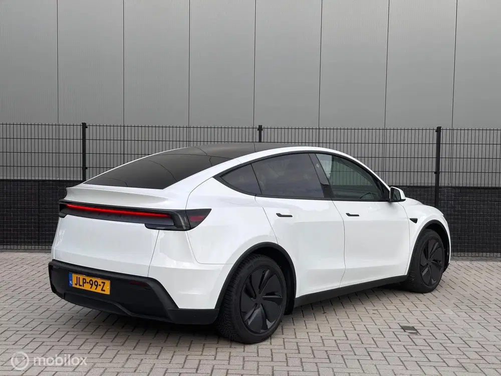 Tesla Model Y RWD 58 kWh uit 2025, foto 3