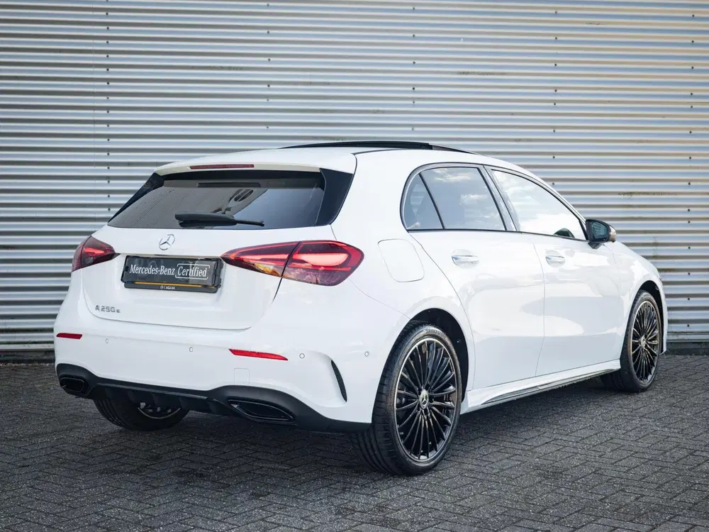 Mercedes-Benz A-Klasse 250 e Business Solution AMG uit 2026, foto 2