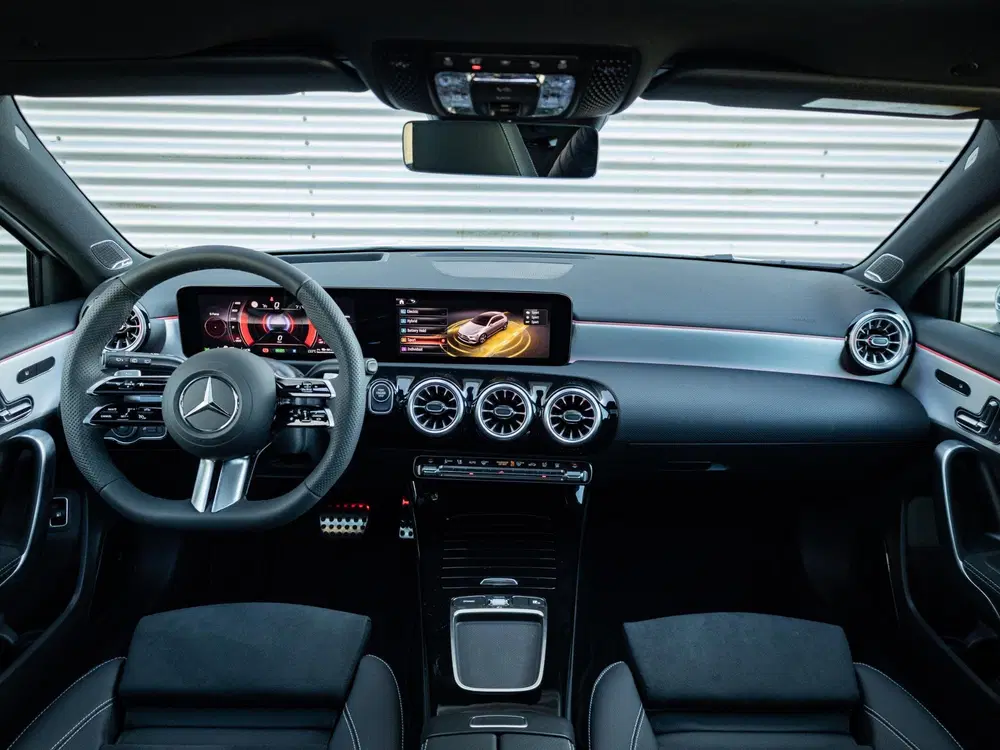 Mercedes-Benz A-Klasse 250 e Business Solution AMG uit 2026, foto 3