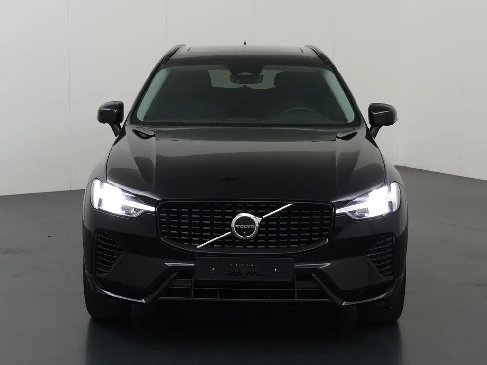 Volvo XC60 2.0 T6 Plug-in hybrid AWD Plus Dark uit 2023, foto 3