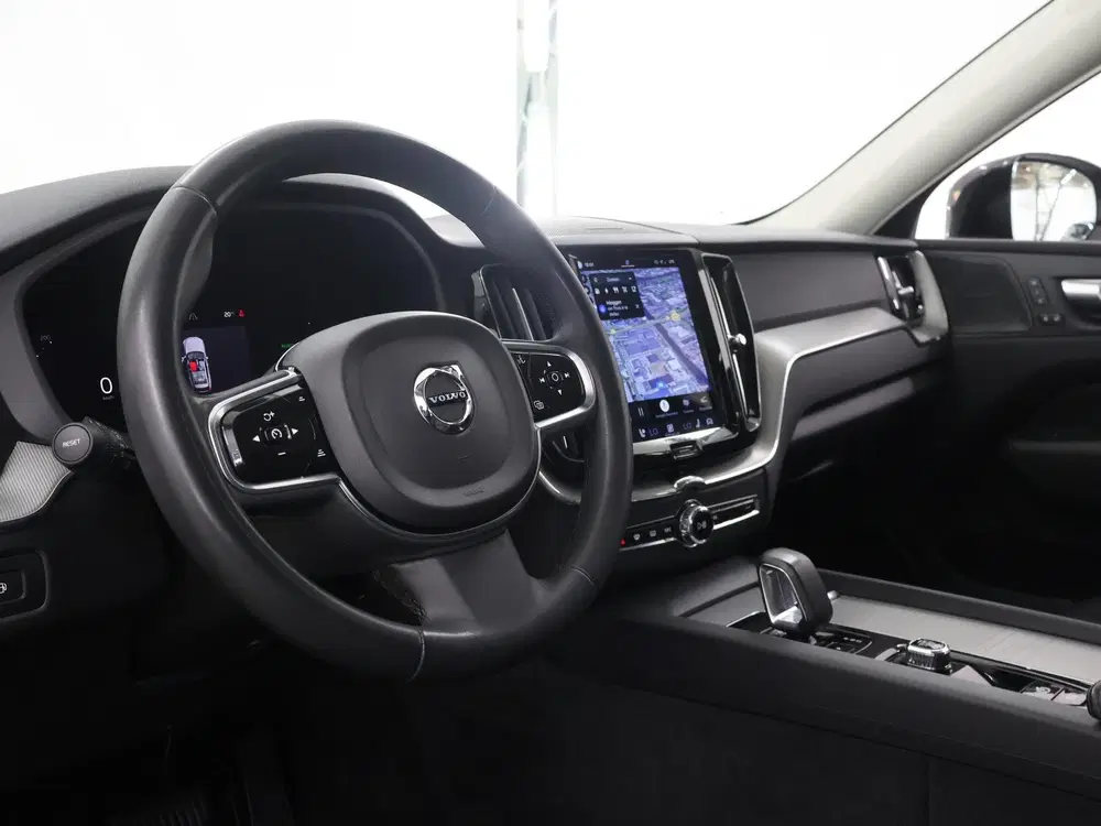 Volvo XC60 2.0 T6 Plug-in hybrid AWD Plus Dark uit 2023, foto 7