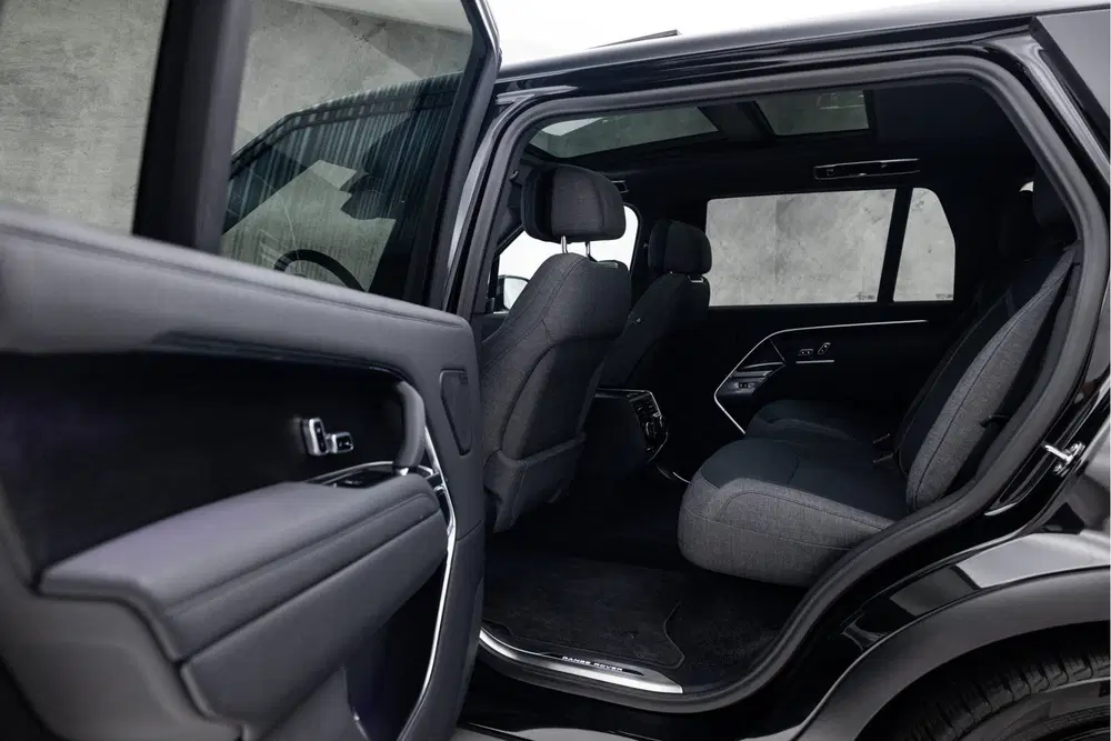 Land Rover Range Rover 3.0 P460e LWB HSE PHEV uit 2025, foto 14