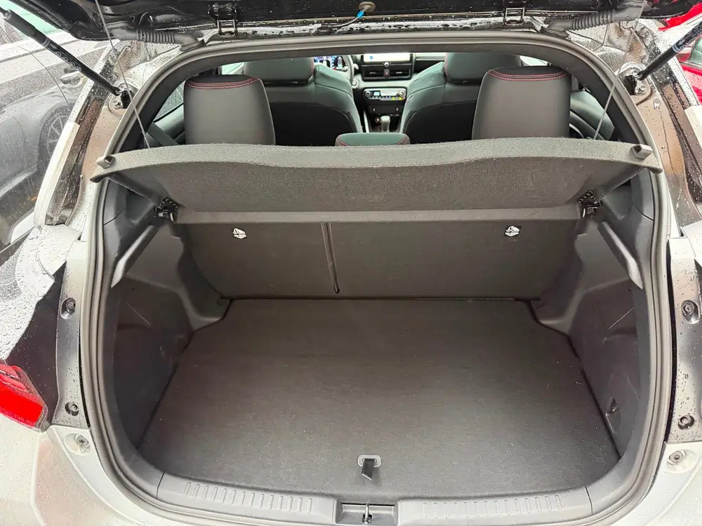 Toyota Yaris 1.5 Hybrid 130 GR SPORT Pano Camera Cruise uit 2025, foto 14