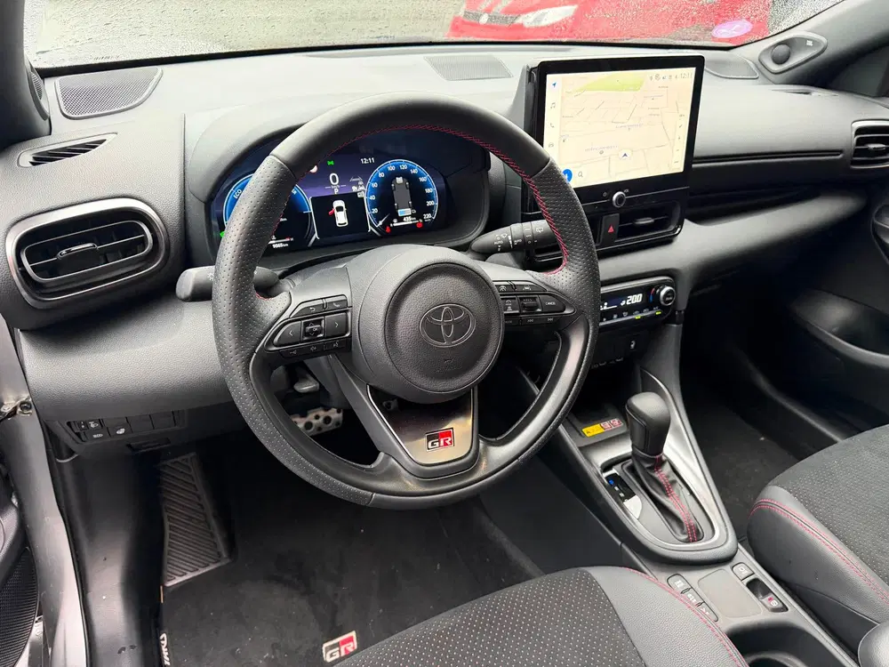 Toyota Yaris 1.5 Hybrid 130 GR SPORT Pano Camera Cruise uit 2025, foto 9