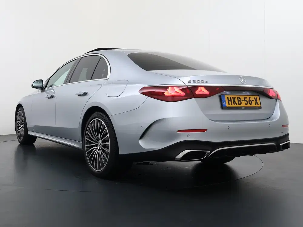 Mercedes-Benz E-Klasse 300 e AMG Sport Edition uit 2025, foto 5
