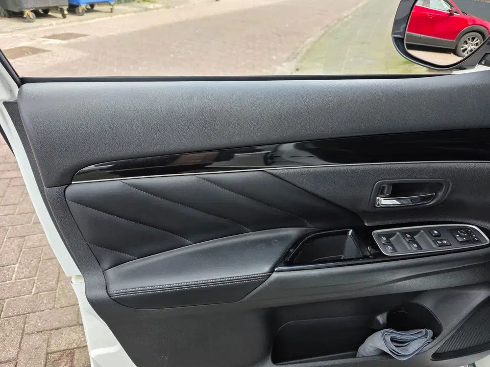 Mitsubishi Outlander 2.4 PHEV S-Edition uit 2019, foto 12