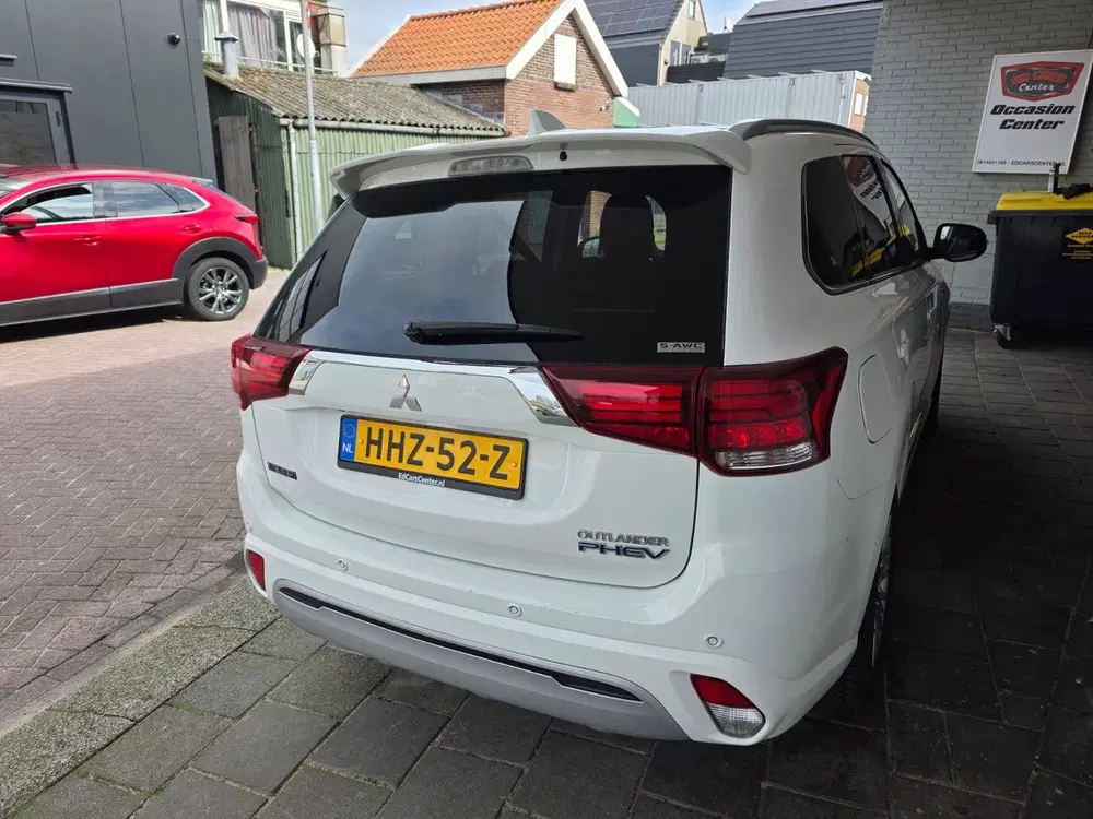 Mitsubishi Outlander 2.4 PHEV S-Edition uit 2019, foto 7
