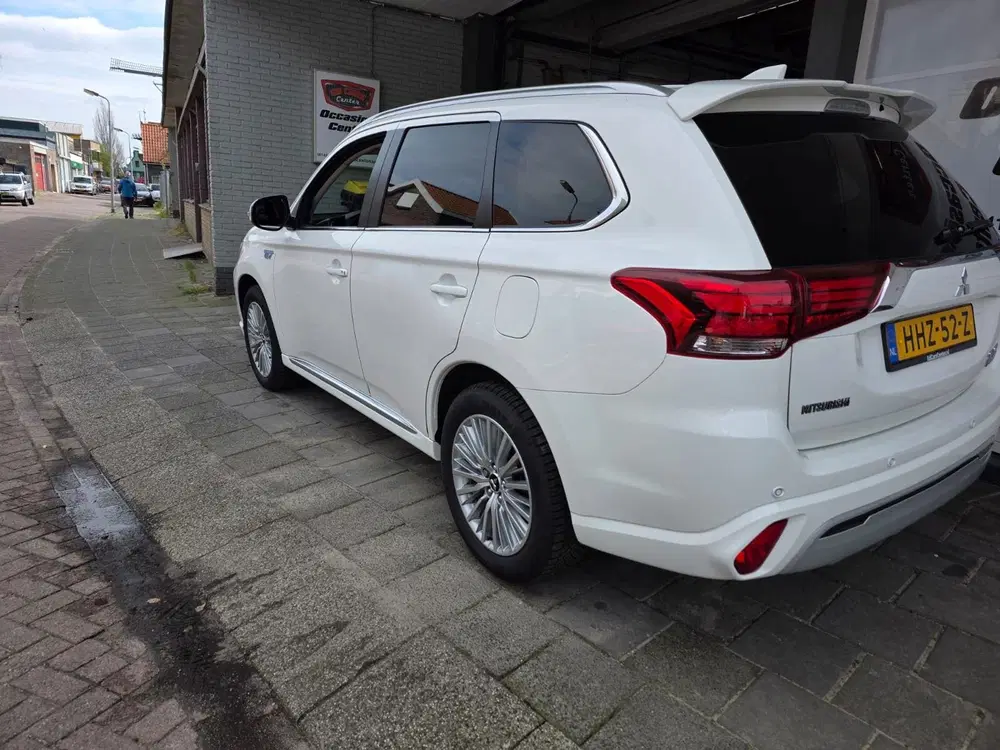 Mitsubishi Outlander 2.4 PHEV S-Edition uit 2019, foto 8