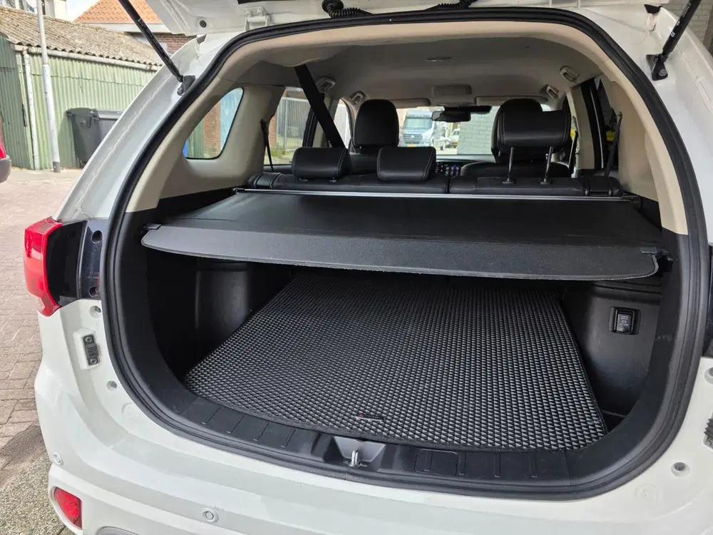 Mitsubishi Outlander 2.4 PHEV S-Edition uit 2019, foto 9