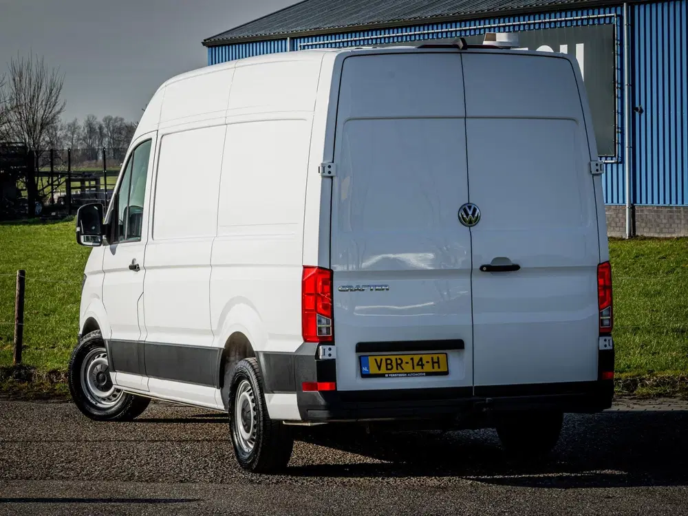 Volkswagen Crafter 35 2.0 TDI L3H3 Trendline Trekhaak uit 2019, foto 9
