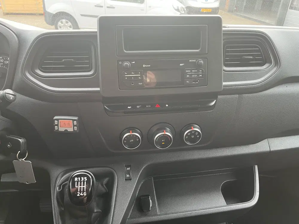Renault Master T35 2.3 dCi 145 L3 DC Airco Cruise control uit 2020, foto 13