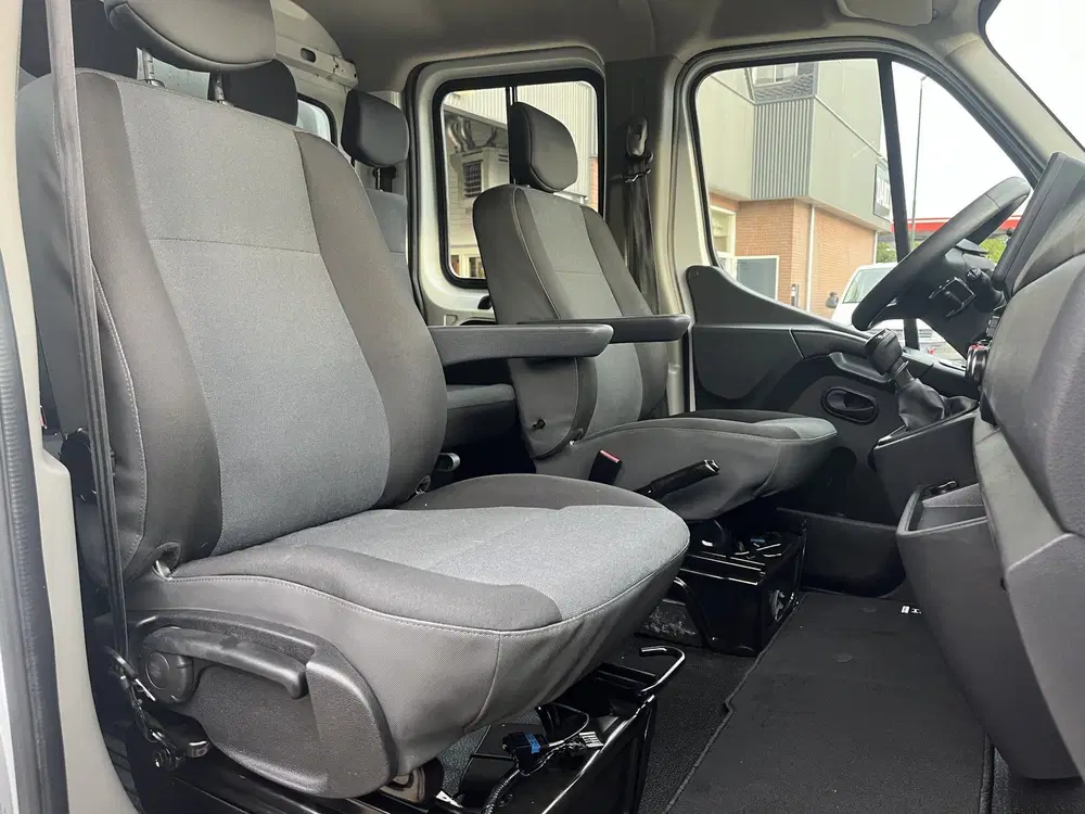 Renault Master T35 2.3 dCi 145 L3 DC Airco Cruise control uit 2020, foto 7