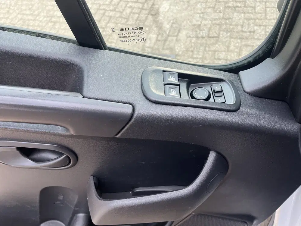 Renault Master T35 2.3 dCi 145 L3 DC Airco Cruise control uit 2020, foto 9