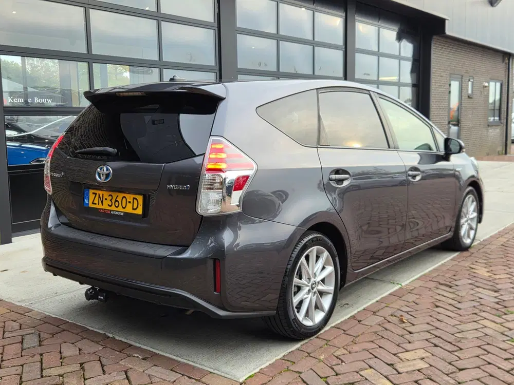 Toyota Prius 1.8 Dynamic uit 2019, foto 2