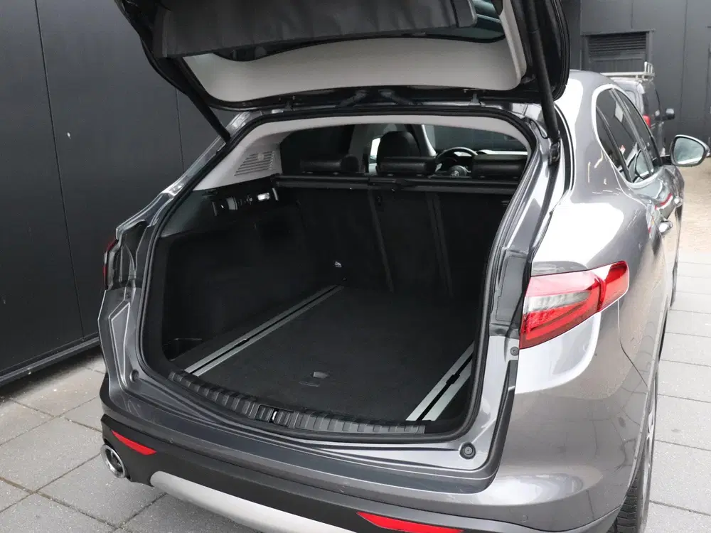 Alfa Romeo Stelvio 2.0 T AWD Super uit 2019, foto 14