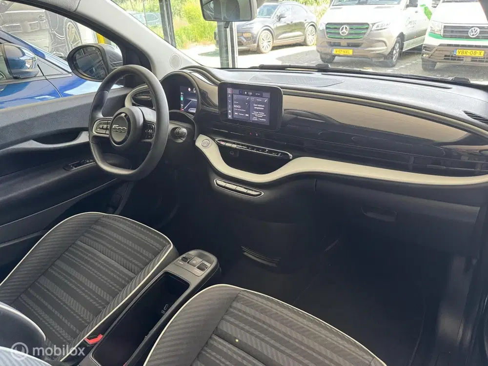 Fiat 500 E PASSION 42 kWH NL AUTO NAP BTW AUTO AFLE uit 2021, foto 11