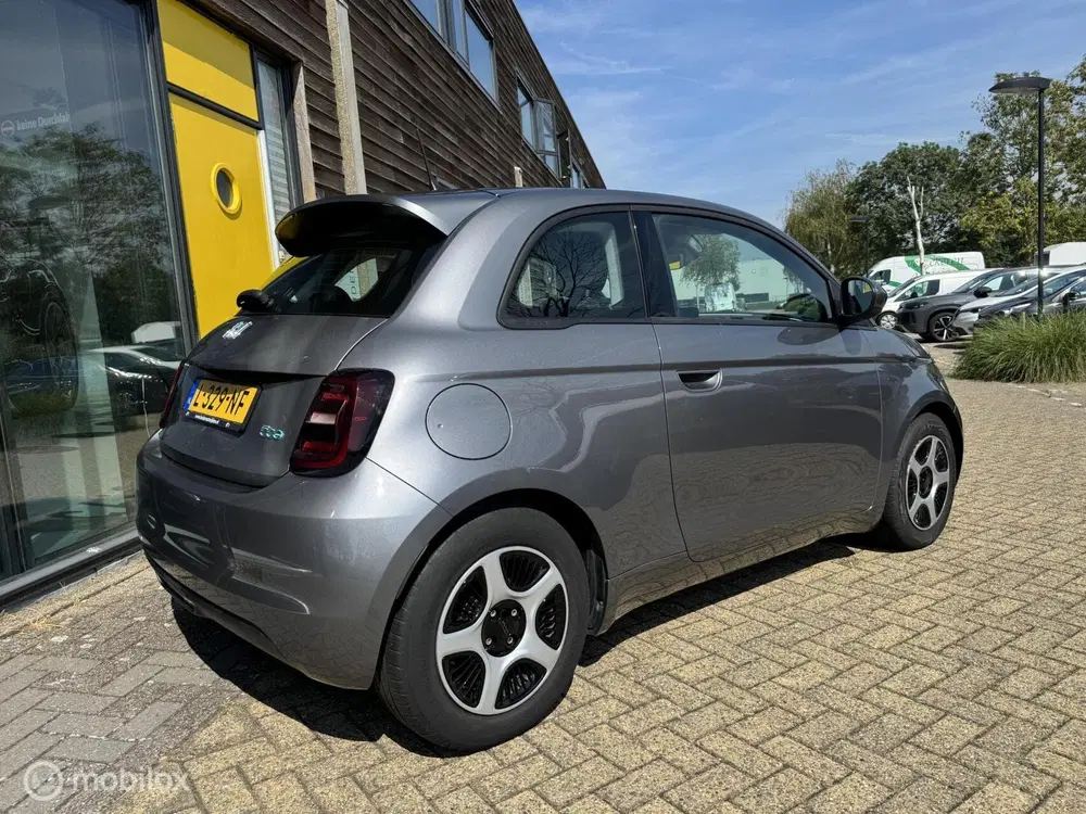 Fiat 500 E PASSION 42 kWH NL AUTO NAP BTW AUTO AFLE uit 2021, foto 4