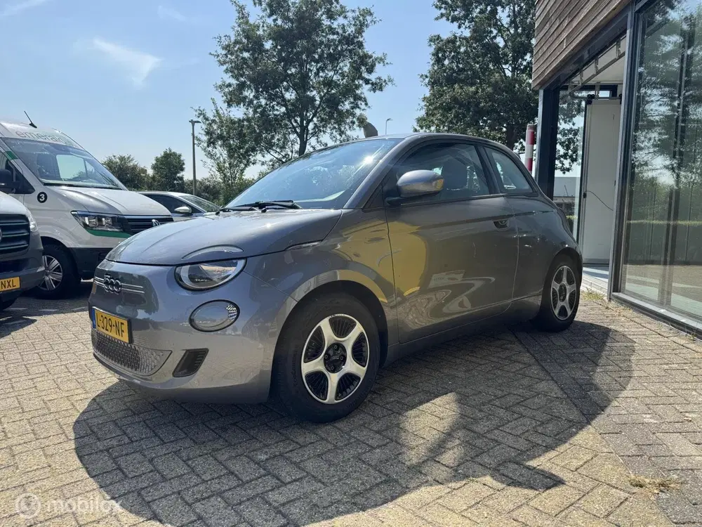 Fiat 500 E PASSION 42 kWH NL AUTO NAP BTW AUTO AFLE uit 2021, foto 6