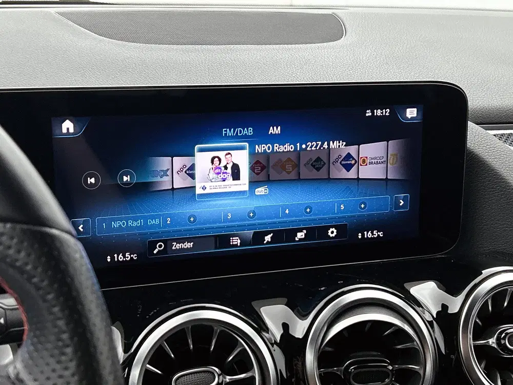 Mercedes-Benz B-Klasse 180 Business Solution AMG AMG Line uit 2022, foto 9