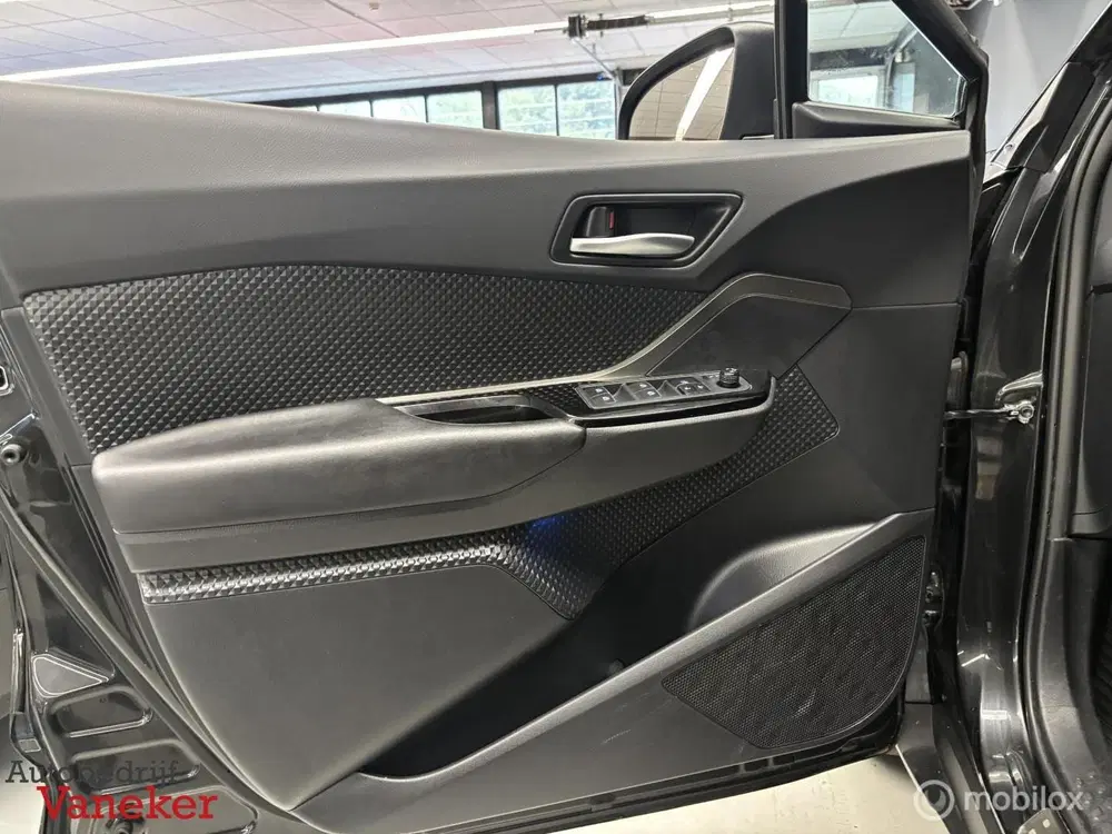 Toyota C-HR 1.8 Hybrid Team D uit 2019, foto 11