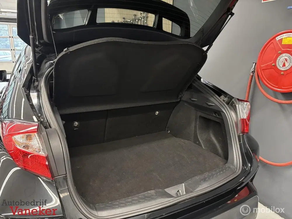 Toyota C-HR 1.8 Hybrid Team D uit 2019, foto 13