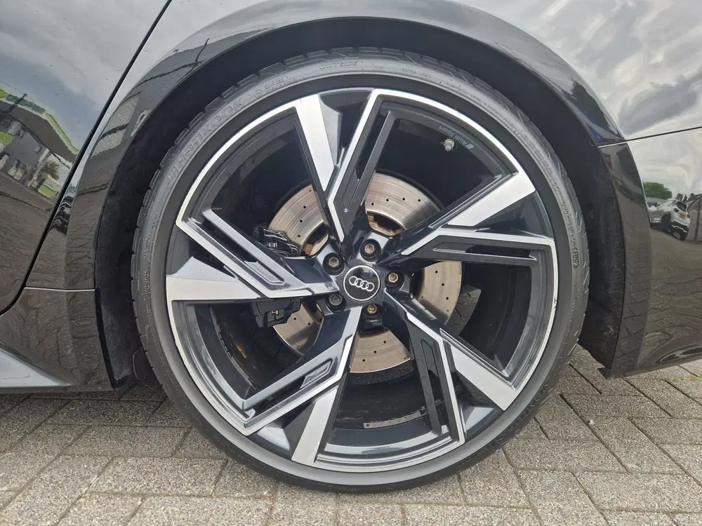 Audi RS6 TFSI Quattro uit 2020, foto 10