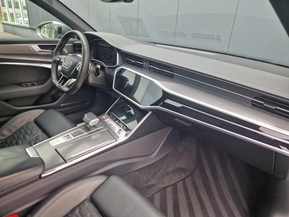 Audi RS6 TFSI Quattro uit 2020, foto 13