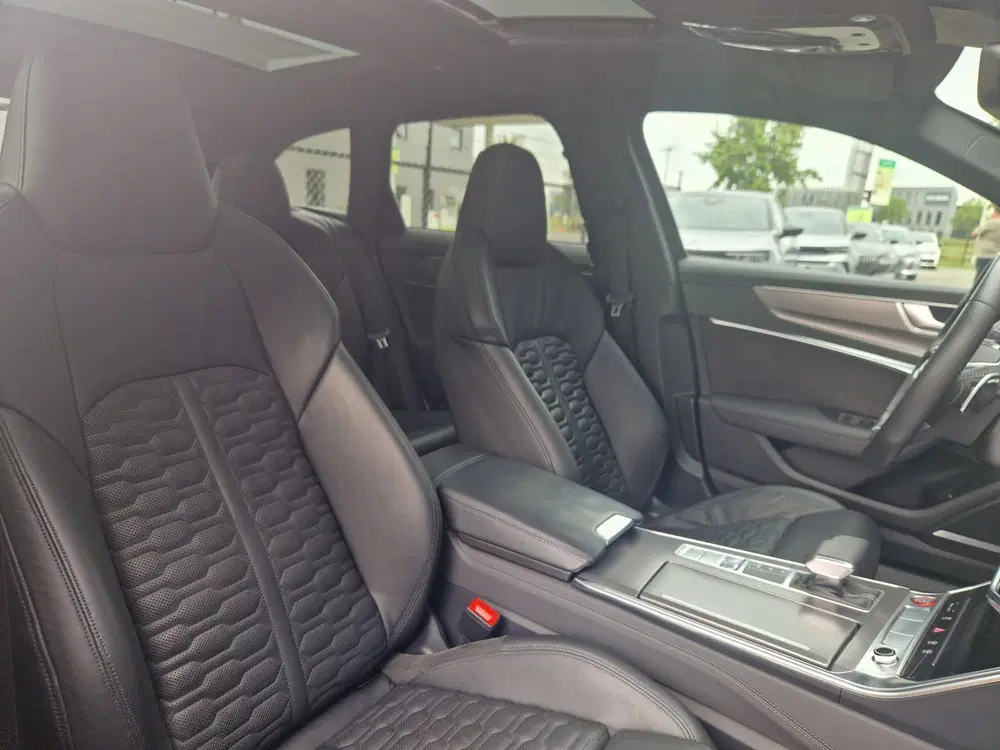 Audi RS6 TFSI Quattro uit 2020, foto 14