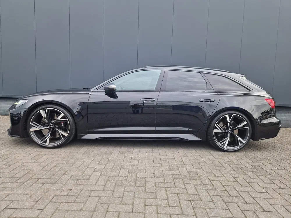 Audi RS6 TFSI Quattro uit 2020, foto 2