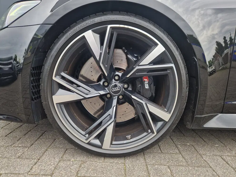 Audi RS6 TFSI Quattro uit 2020, foto 9
