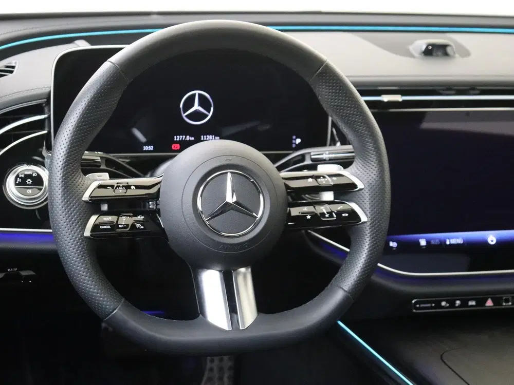 Mercedes-Benz E-Klasse 300 e Sport Edition uit 2025, foto 10
