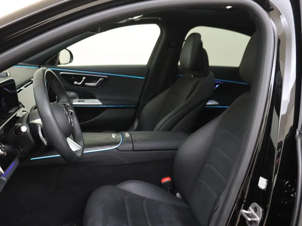 Mercedes-Benz E-Klasse 300 e Sport Edition uit 2025, foto 11