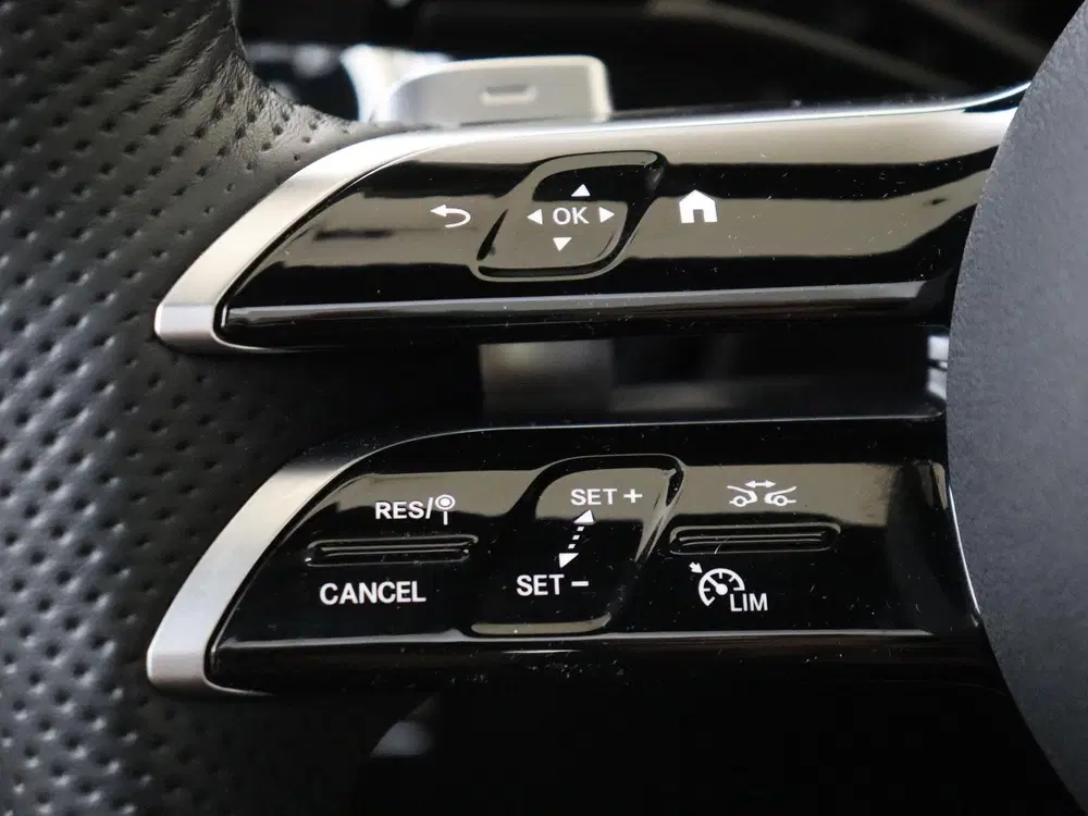 Mercedes-Benz E-Klasse 300 e Sport Edition uit 2025, foto 13