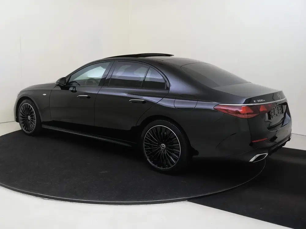 Mercedes-Benz E-Klasse 300 e Sport Edition uit 2025, foto 5