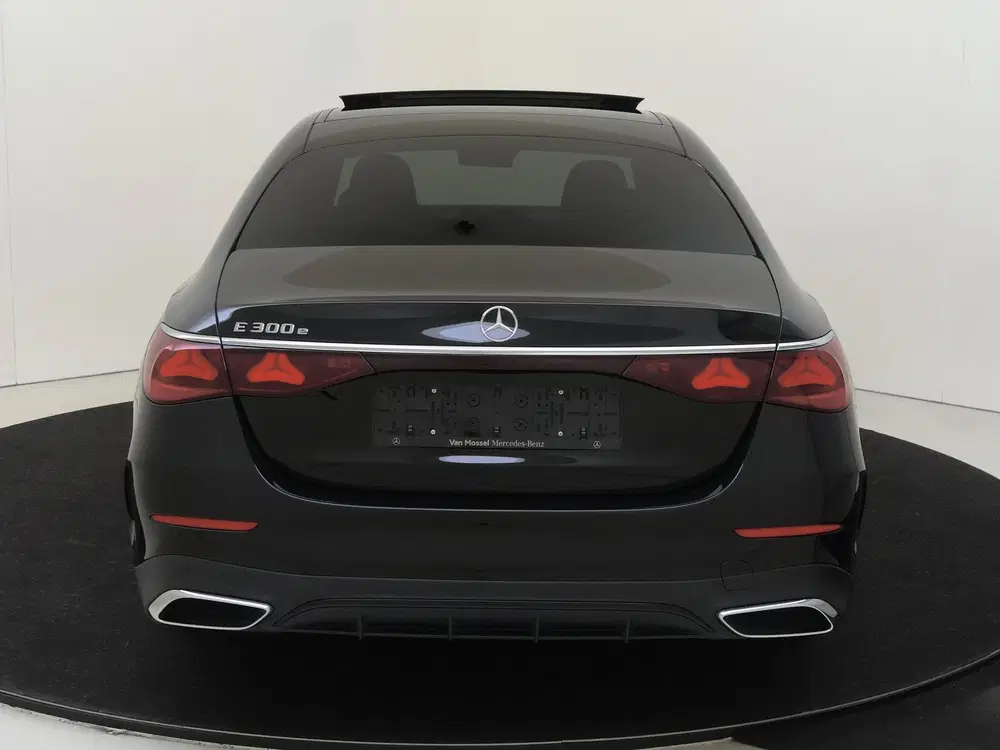 Mercedes-Benz E-Klasse 300 e Sport Edition uit 2025, foto 7