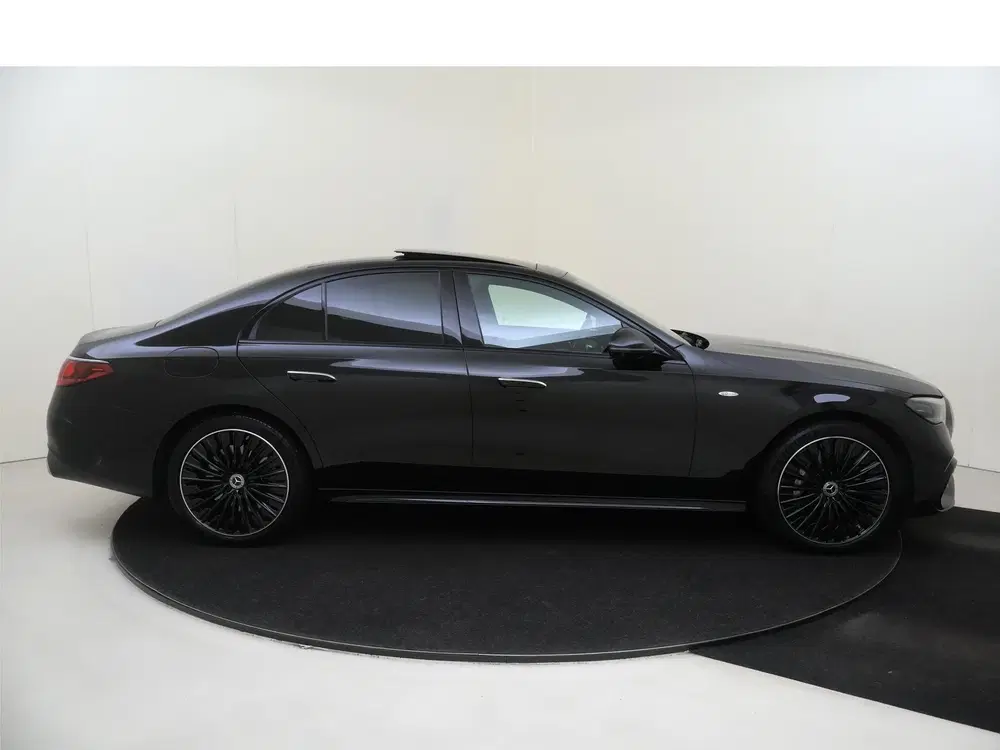 Mercedes-Benz E-Klasse 300 e Sport Edition uit 2025, foto 9