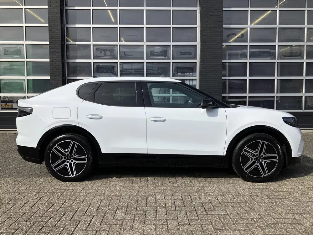 Ford Capri Premium Extended Range RWD 77 kWh uit 2026, foto 3