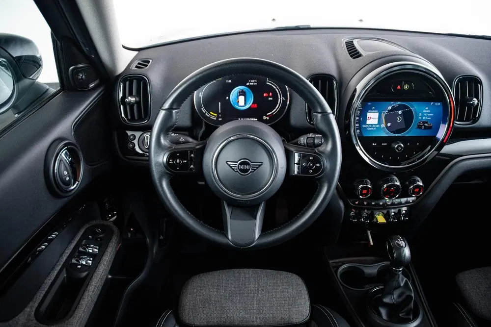 Mini Countryman Cooper S E ALL4 Panoramadak uit 2023, foto 15
