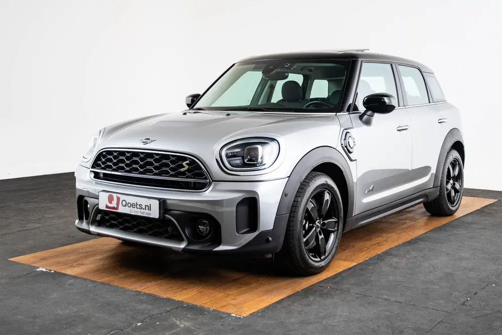 Mini Countryman Cooper S E ALL4 Panoramadak uit 2023, foto 6