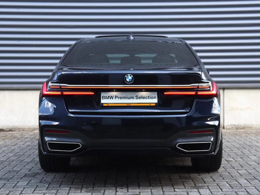 BMW 7-serie Sedan 745e uit 2020, foto 4