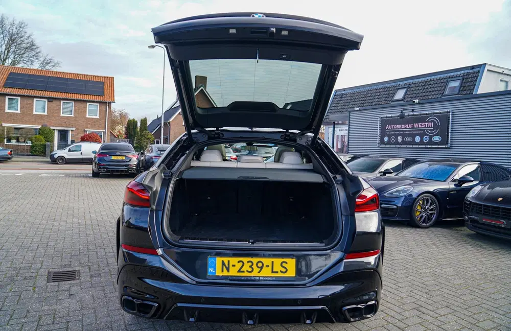 BMW X6 M50i High Executive uit 2021, foto 13