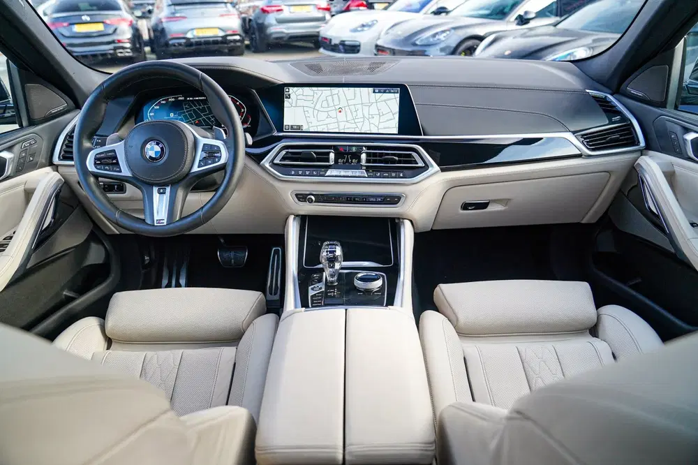 BMW X6 M50i High Executive uit 2021, foto 2