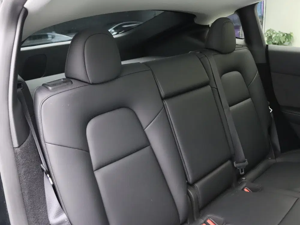 Tesla Model Y Long Range AWD 75kWh 351pk 96% SoH [ AMD R uit 2024, foto 13